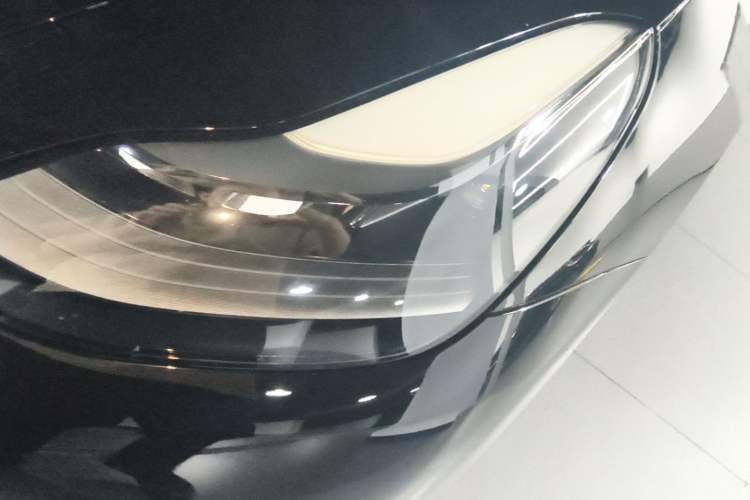 Used Tesla Model Y 2021 Long-Range All-Wheel-Drive Version Left Front Headlight