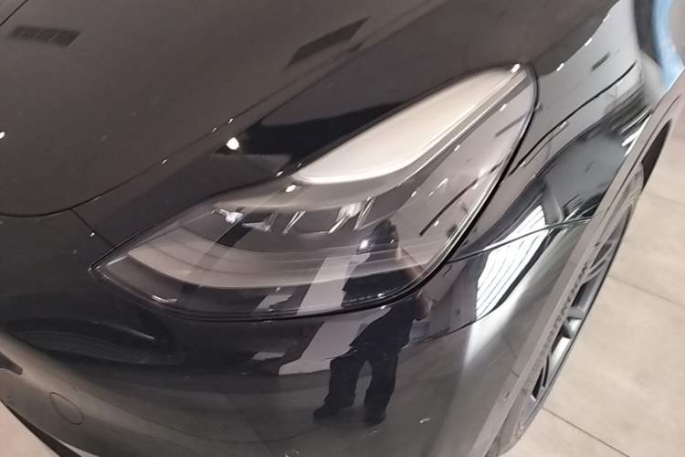 Used Tesla Model Y 2021 Long-Range All-Wheel-Drive Version Left Front Headlight