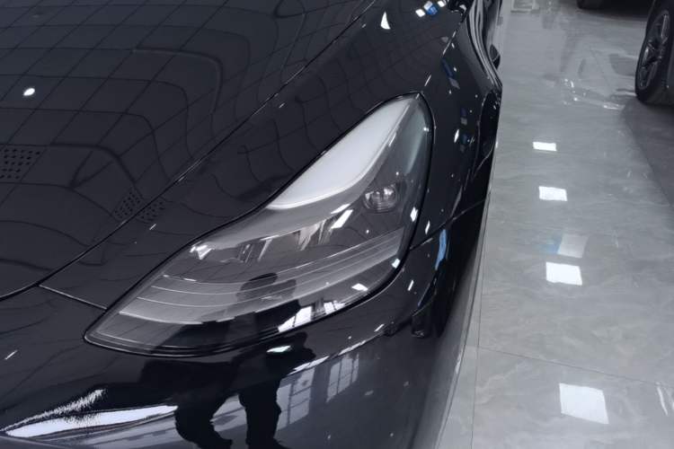 Used Tesla Model Y 2021 Standard Range Rear-Wheel Drive Version Left Front Headlight