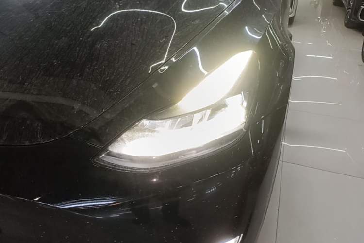 Used Tesla Model Y 2021 Standard Range Rear-Wheel Drive Version Left Front Headlight