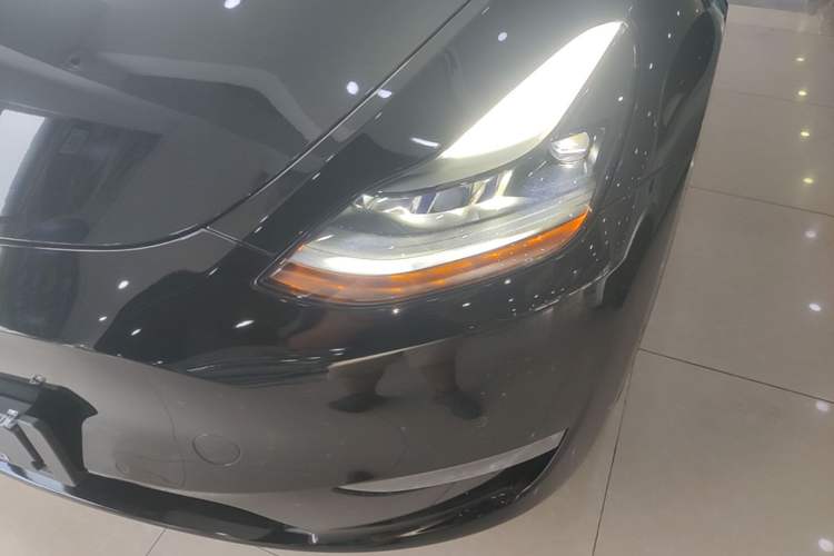 Used Tesla Model Y 2021 Long-Range All-Wheel-Drive Version Left Front Headlight