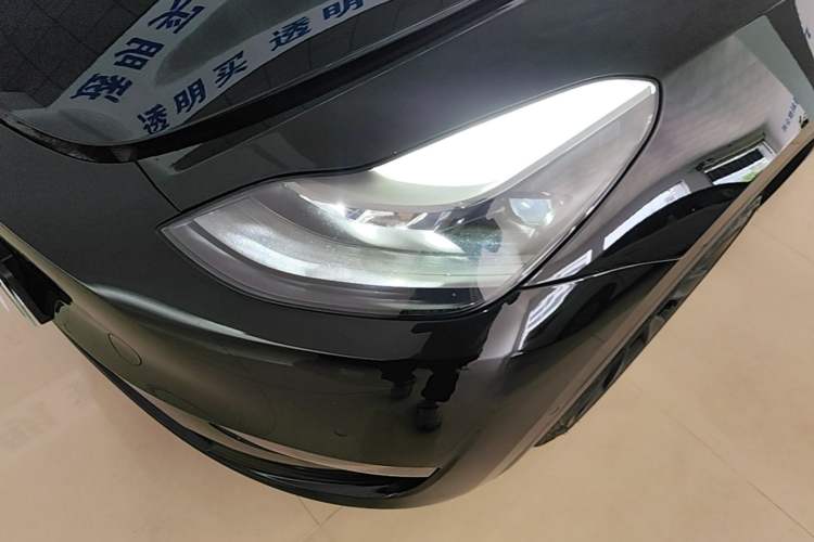 Used Tesla Model Y 2021 Standard Range Rear-Wheel Drive Version Left Front Headlight