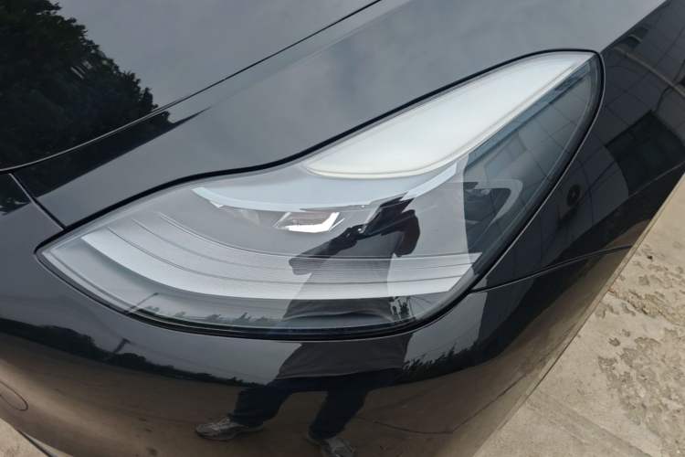 Used Tesla Model Y 2021 Standard Range Rear-Wheel Drive Version Left Front Headlight