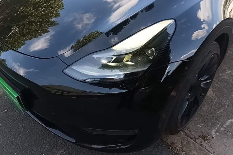 Used Tesla Model Y 2021 Standard Range Rear-Wheel Drive Version Left Front Headlight