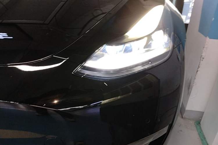 Used Tesla Model Y 2021 Long-Range All-Wheel-Drive Version Left Front Headlight