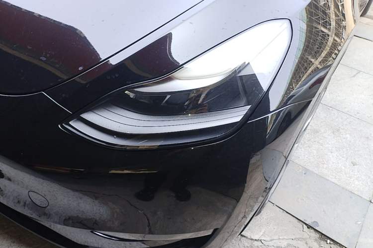 Used Tesla Model Y 2021 Standard Range Rear-Wheel Drive Version Left Front Headlight