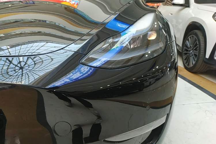 Used Tesla Model Y 2021 Standard Range Rear-Wheel Drive Version Left Front Headlight