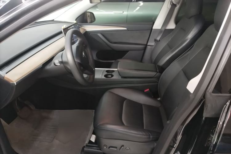 Used Tesla Model Y 2021 Long-Range All-Wheel-Drive Version Left Front Seat