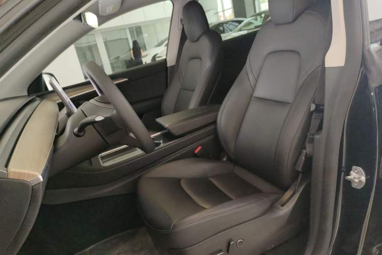 Used Tesla Model Y 2021 Long-Range All-Wheel-Drive Version 3D7 Left Front Seat