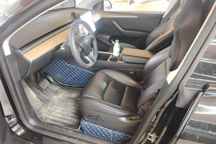 Used Tesla Model Y 2021 Long-Range All-Wheel-Drive Version Left Front Seat