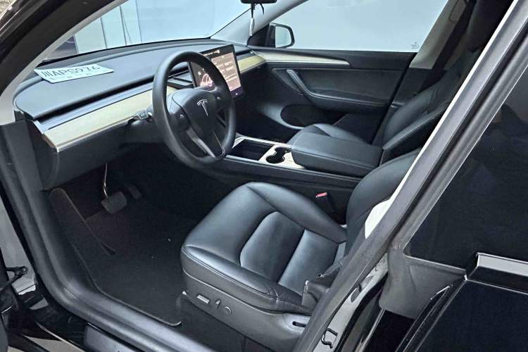 Used Tesla Model Y 2021 Standard Range Rear-Wheel Drive Version