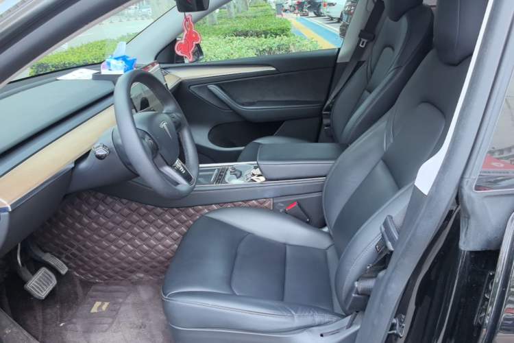 Used Tesla Model Y 2021 Standard Range Rear-Wheel Drive Version Left Front Seat