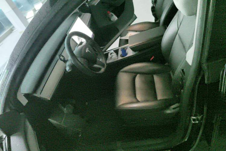 Used Tesla Model Y 2021 Long-Range All-Wheel-Drive Version Left Front Seat