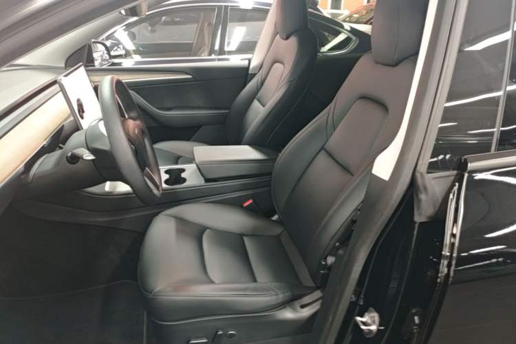 Used Tesla Model Y 2021 Long-Range All-Wheel-Drive Version 3D7 Left Front Seat
