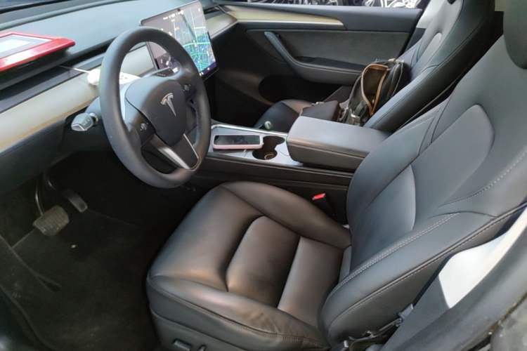 Used Tesla Model Y 2021 Standard Range Rear-Wheel Drive Version Left Front Seat