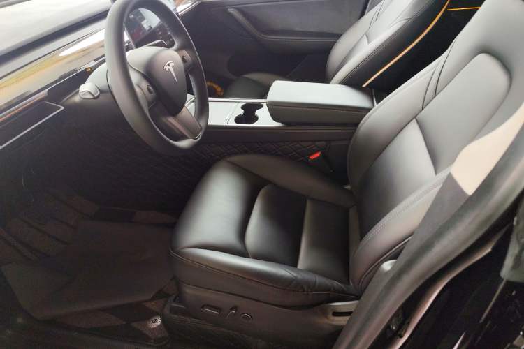 Used Tesla Model Y 2021 Long-Range All-Wheel-Drive Version Left Front Seat