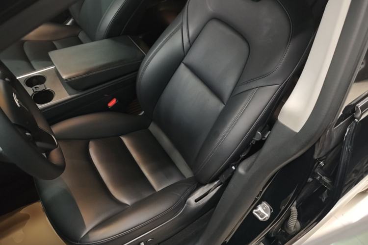 Used Tesla Model Y 2021 Long-Range All-Wheel-Drive Version 3D7 Left Front Seat