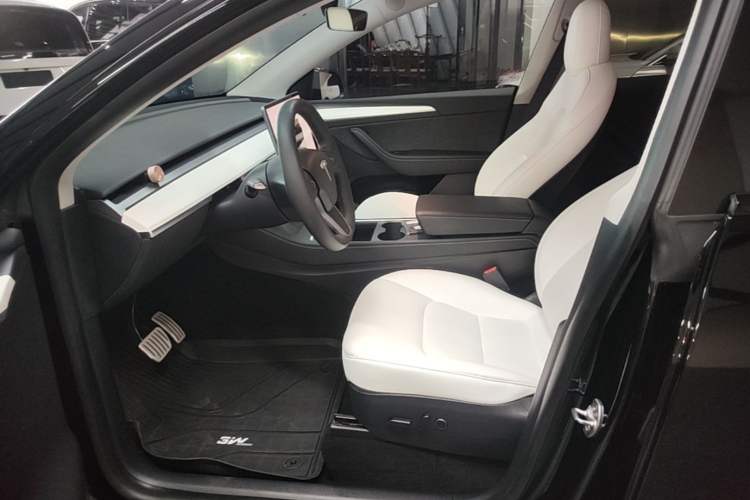 Used Tesla Model Y 2021 Performance High-Performance All-Wheel-Drive Version Left Front Seat