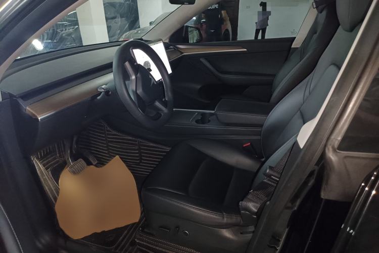 Used Tesla Model Y 2021 Standard Range Rear-Wheel Drive Version Left Front Seat