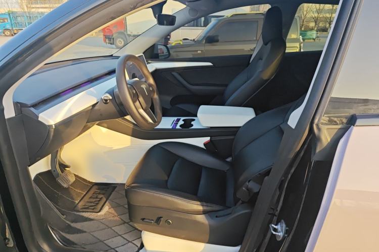 Used Tesla Model Y 2021 Long-Range All-Wheel-Drive Version 3D7 Left Front Seat
