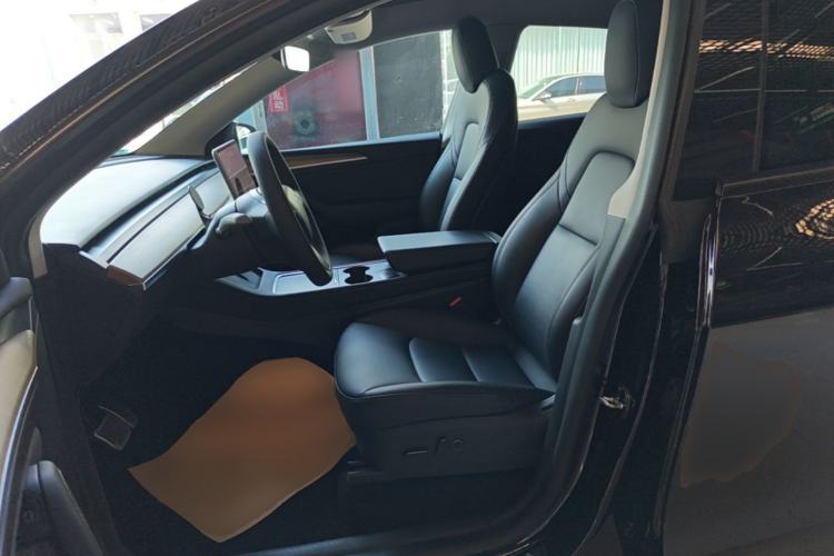Used Tesla Model Y 2021 Standard Range Rear-Wheel Drive Version Left Front Seat