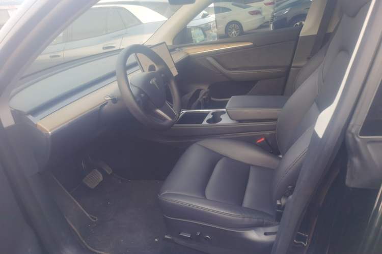 Used Tesla Model Y 2021 Long-Range All-Wheel-Drive Version 3D7 Left Front Seat