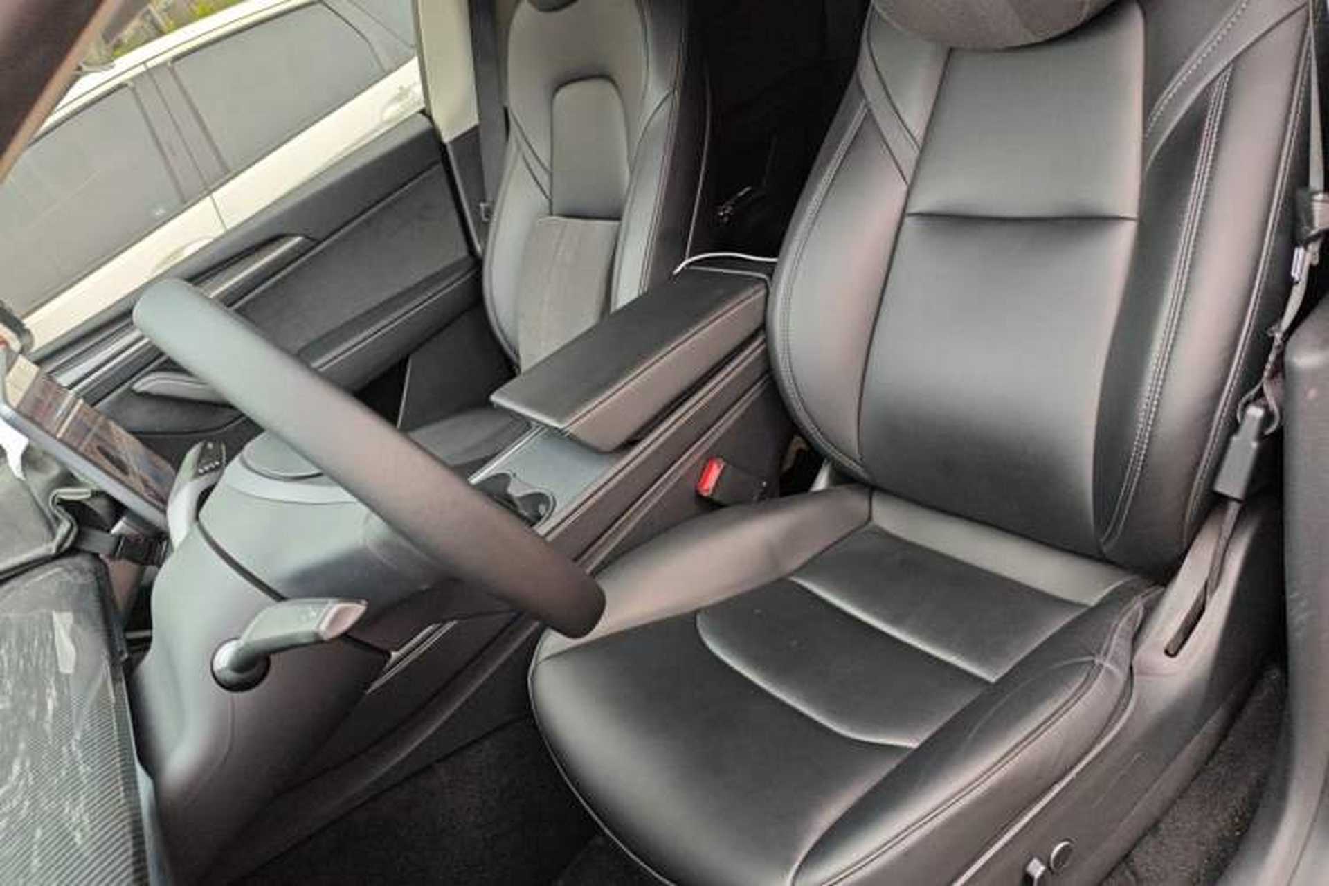 Used Tesla Model Y 2021 Standard Range Rear-Wheel Drive Version Left Front Seat