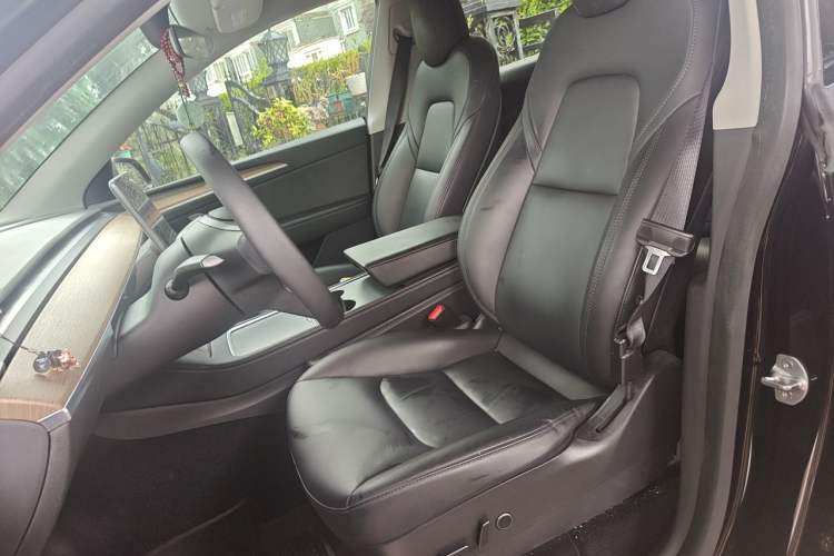Used Tesla Model Y 2021 Long-Range All-Wheel-Drive Version 3D7 Left Front Seat