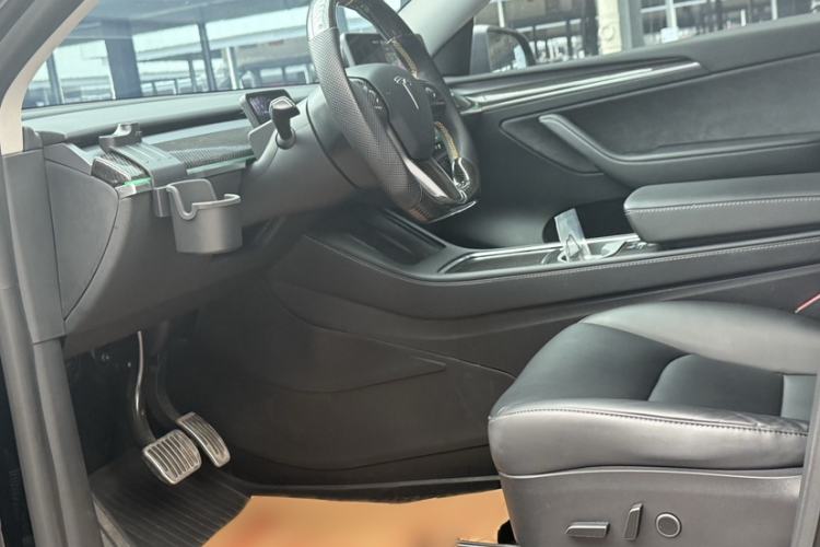 Used Tesla Model Y 2021 Standard Range Rear-Wheel Drive Version Left Front Seat