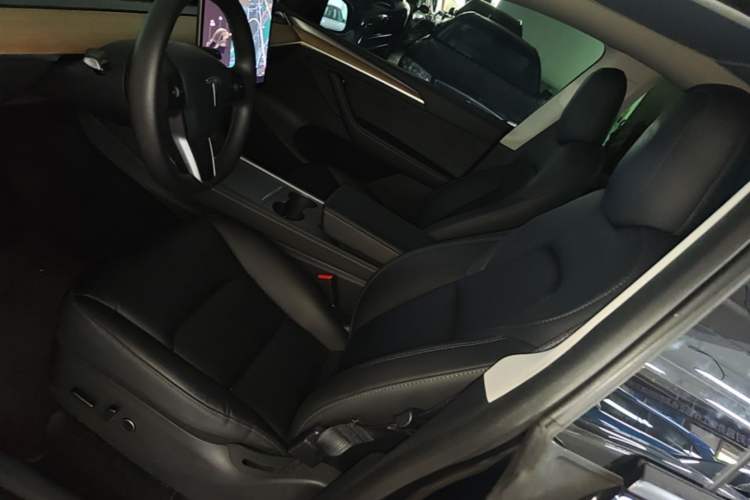 Used Tesla Model Y 2021 Standard Range Rear-Wheel Drive Version Left Front Seat