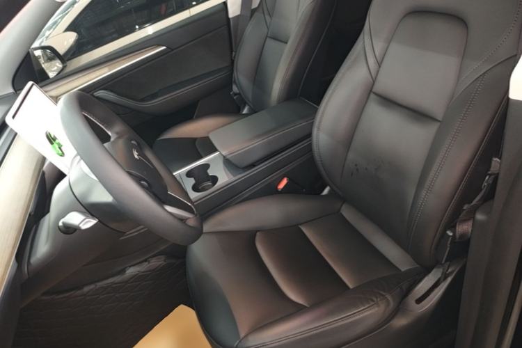 Used Tesla Model Y 2021 Standard Range Rear-Wheel Drive Version Left Front Seat