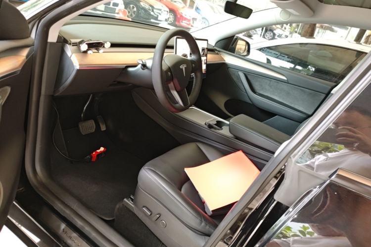 Used Tesla Model Y 2021 Standard Range Rear-Wheel Drive Version Left Front Seat