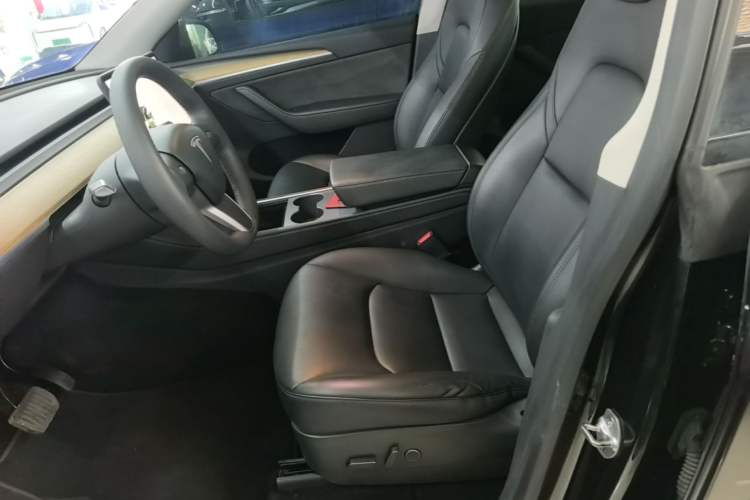Used Tesla Model Y 2021 Long-Range All-Wheel-Drive Version 3D7 Left Front Seat