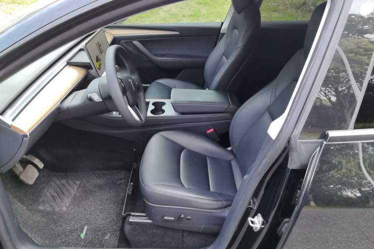 Used Tesla Model Y 2021 Long-Range All-Wheel-Drive Version Left Front Seat
