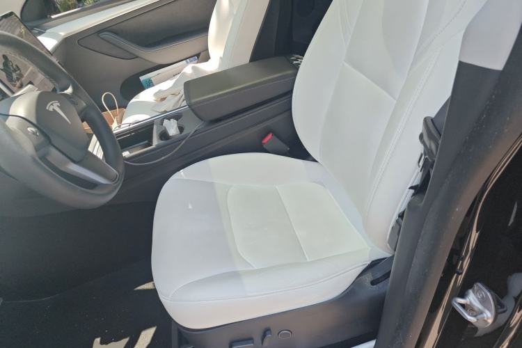 Used Tesla Model Y 2021 Standard Range Rear-Wheel Drive Version Left Front Seat