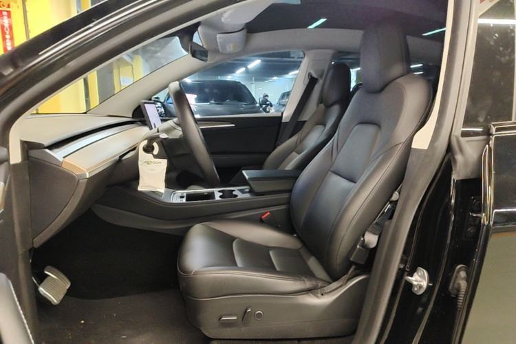 Used Tesla Model Y 2021 Long-Range All-Wheel-Drive Version 3D7 Left Front Seat