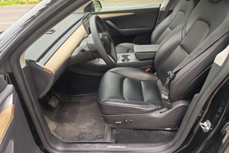 Used Tesla Model Y 2021 Standard Range Rear-Wheel Drive Version Left Front Seat