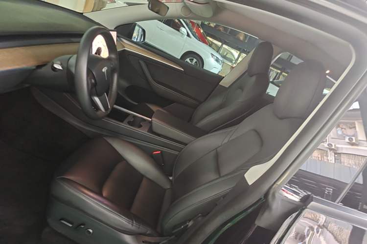Used Tesla Model Y 2021 Standard Range Rear-Wheel Drive Version Left Front Seat