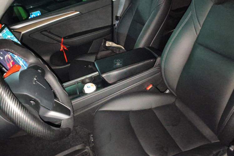 Used Tesla Model Y 2021 Standard Range Rear-Wheel Drive Version Left Front Seat