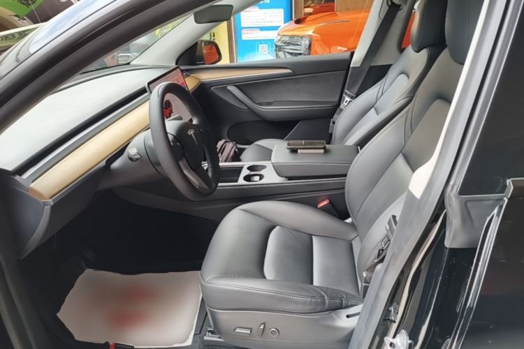 Used Tesla Model Y 2021 Long-Range All-Wheel-Drive Version Left Front Seat