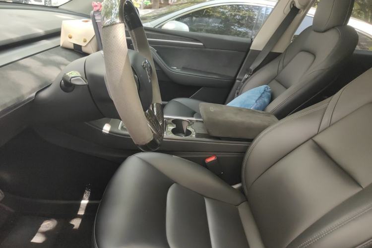 Used Tesla Model Y 2021 Standard Range Rear-Wheel Drive Version Left Front Seat