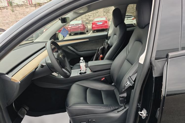 Used Tesla Model Y 2021 Standard Range Rear-Wheel Drive Version Left Front Seat