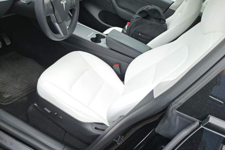 Used Tesla Model Y 2021 Standard Range Rear-Wheel Drive Version Left Front Seat