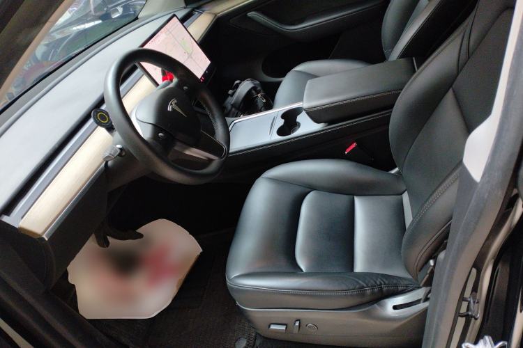 Used Tesla Model Y 2021 Long-Range All-Wheel-Drive Version Left Front Seat
