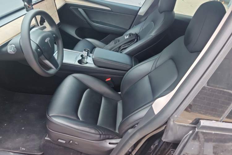 Used Tesla Model Y 2021 Standard Range Rear-Wheel Drive Version Left Front Seat