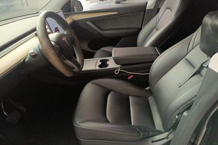Used Tesla Model Y 2021 Standard Range Rear-Wheel Drive Version Left Front Seat