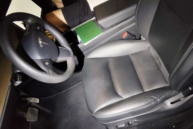 Used Tesla Model Y 2021 Standard Range Rear-Wheel Drive Version Left Front Seat