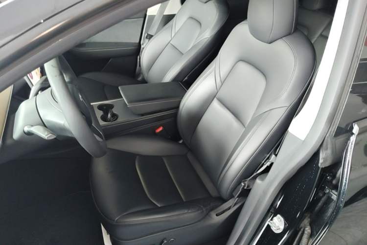 Used Tesla Model Y 2021 Long-Range All-Wheel-Drive Version 3D7 Left Front Seat