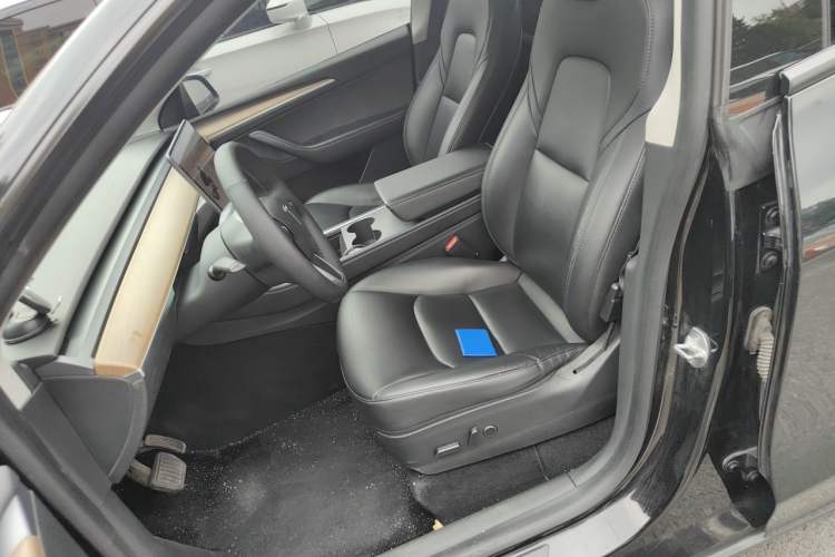 Used Tesla Model Y 2021 Standard Range Rear-Wheel Drive Version Left Front Seat