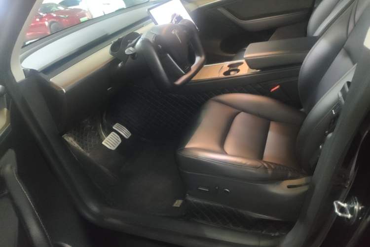 Used Tesla Model Y 2021 Performance High-Performance All-Wheel-Drive Version Left Front Seat